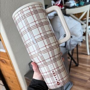 HydroJug Cream and Brown Checkered Mug